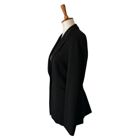 Vintage Louis Féraud Wool Blazer – Late 80s/90s Parisian Structured, Size 6 - Picture 5 of 8